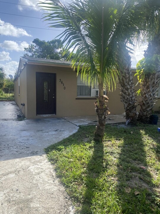 3610 Avenue F in West Palm Beach, FL - Building Photo