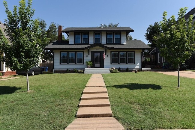 510 E Logan Ave in Guthrie, OK - Building Photo - Building Photo