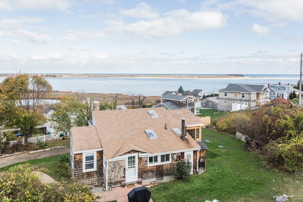 43 Bayview Rd in Ipswich, MA - Building Photo