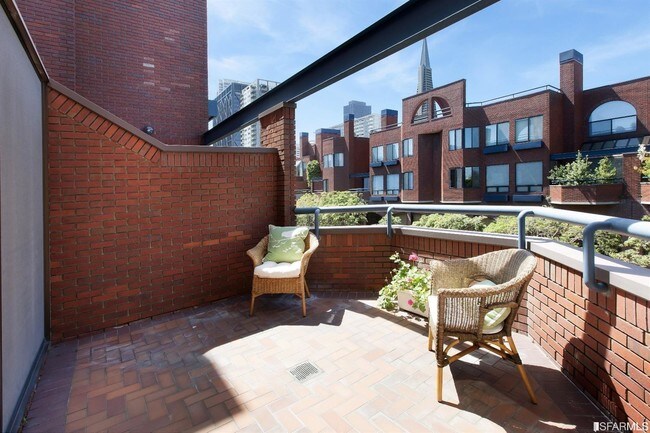 640 Davis St-Unit -11 in San Francisco, CA - Building Photo - Building Photo