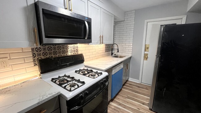 5737 Hobart St, Unit Apt 1