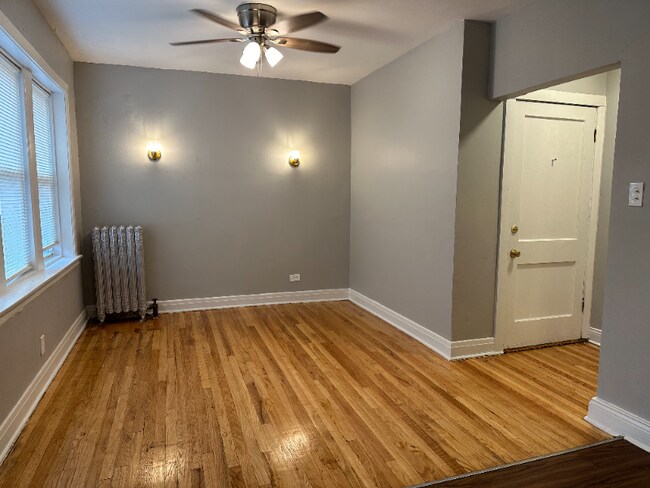 5601-5607 W Wabansia Ave in Chicago, IL - Building Photo - Building Photo