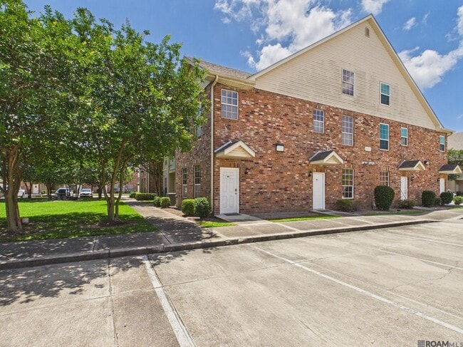 property at 4441 Burbank Dr