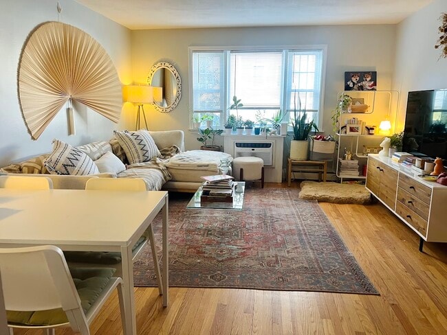 property at 747 N Main St