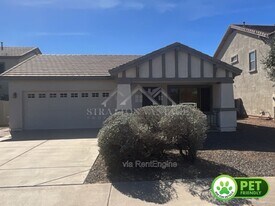 945 E Blue Spruce Ln in Gilbert, AZ - Building Photo