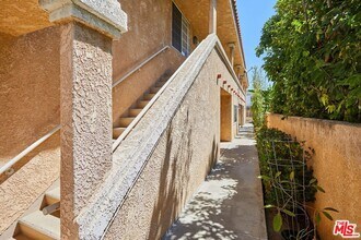 3822 Bentley Ave, Unit Unit203 in Culver City, CA - Building Photo - Building Photo