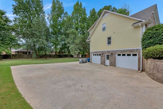 512 Roundabout Dr in Trussville, AL - Building Photo - Building Photo