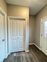 342 Desrochers Blvd SW in Edmonton, AB - Building Photo - Building Photo