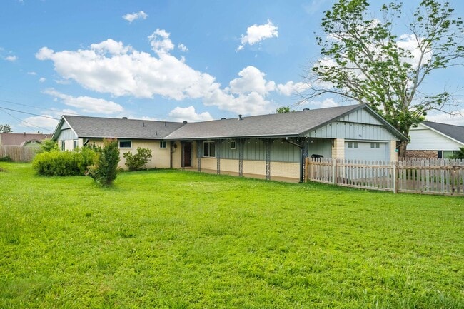 property at 916 S 16th St