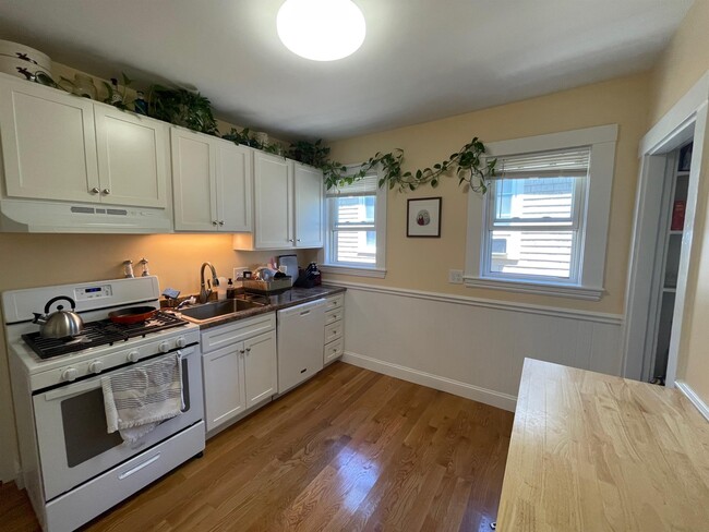 11 Belmont Sq, Unit 3
