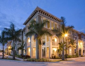 Coronado at Doral in Doral, FL - Foto de edificio - Building Photo