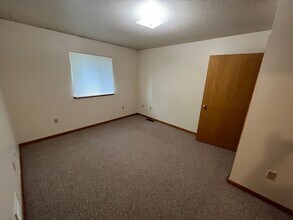 629 29th Ave NE in Menomonie, WI - Building Photo - Building Photo