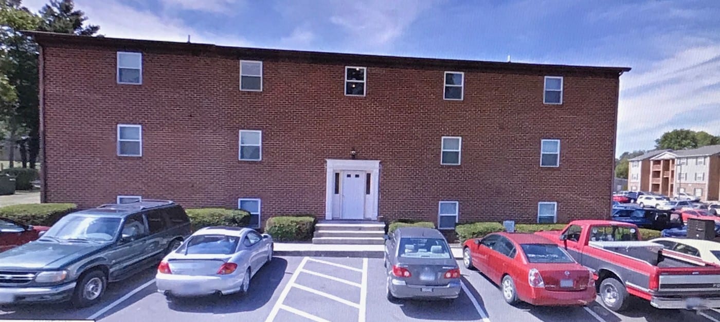 Red Coat Manor Apartments in Radford, VA - Building Photo