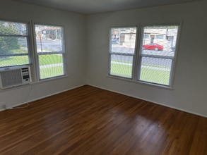 2438 E Washington Blvd, Unit 2438 in Pasadena, CA - Foto de edificio - Building Photo