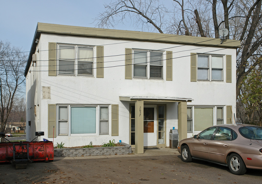 2637 Stillwater Rd E in St. Paul, MN - Building Photo