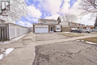 243 Centre St N in Brampton, ON - Building Photo - Building Photo