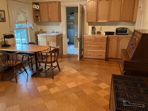 432 Hanover St, Unit 2 in Manchester, NH - Building Photo - Building Photo