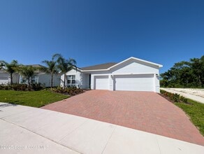 2484 Landing Dr in Titusville, FL - Building Photo - Building Photo