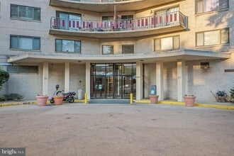 8830 Piney Branch Rd in Silver Spring, MD - Building Photo - Building Photo