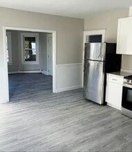465 Burritt St in New Britain, CT - Foto de edificio - Building Photo