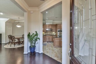 11603 Royal Oaks Trce in Houston, TX - Foto de edificio - Building Photo