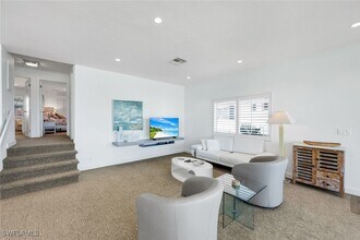 2211 Gulf Shore Blvd N in Naples, FL - Building Photo - Building Photo