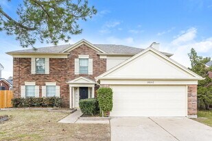 18162 Holly Green Dr in Houston, TX - Building Photo