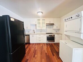 1400 Silver Lake Blvd in Los Angeles, CA - Building Photo - Building Photo