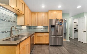 6906 S Sycamore St in Littleton, CO - Building Photo - Building Photo