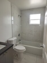 2511 NW 175th Ter, Unit 2511 in Miami Gardens, FL - Foto de edificio - Building Photo