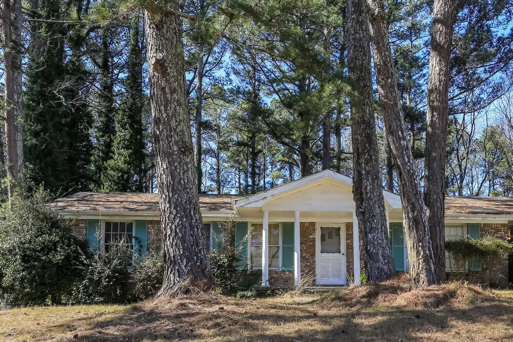 2107 Hilton Dr in Decatur, GA - Building Photo