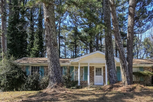 2107 Hilton Dr