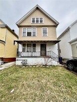 2445 Bailey Ave in Buffalo, NY - Building Photo