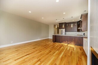 2612 W Fullerton Ave in Chicago, IL - Building Photo - Building Photo