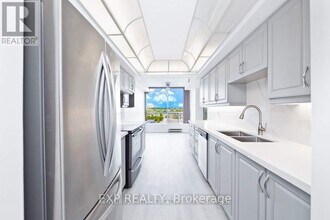 4725 Sheppard Ave E in Toronto, ON - Building Photo - Building Photo