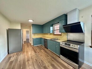 824 South Hinsdale Avenue in Hinsdale, IL - Building Photo - Building Photo