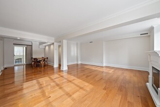 27 Chestnut St, Unit 2A in Boston, MA - Building Photo - Building Photo