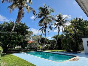 13425 NW 10th St in Sunrise, FL - Building Photo - Building Photo