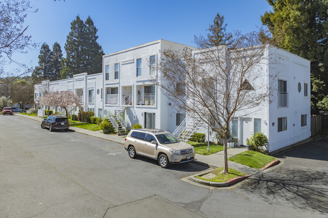 Napa Creek Terrace in Napa, CA - Building Photo