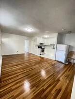 365 Charles St in Malden, MA - Building Photo
