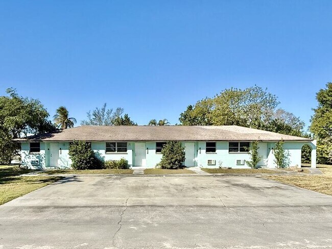 3401 Palm Dr in Punta Gorda, FL - Building Photo - Building Photo