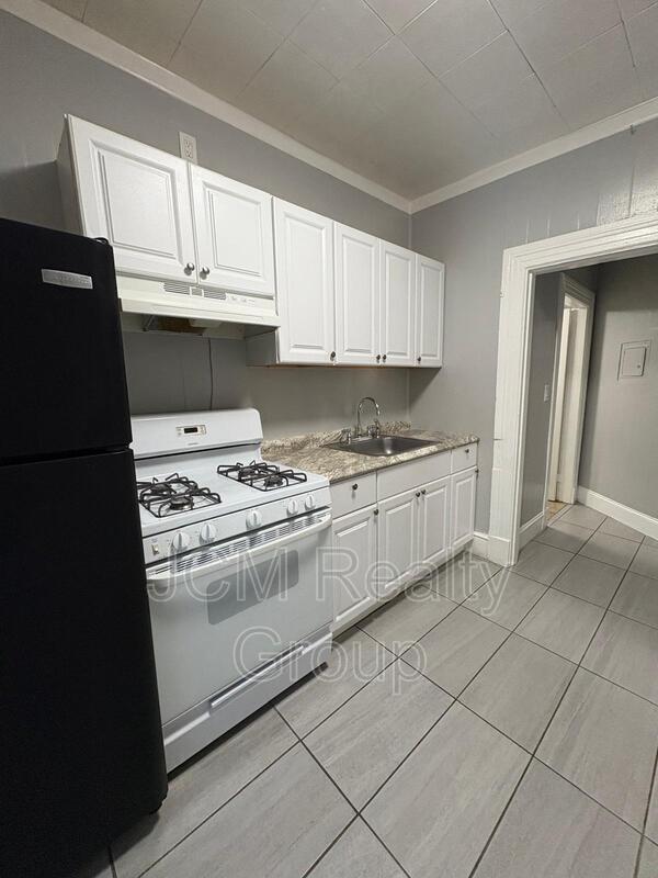 64 Hollis St in Framingham, MA - Building Photo - Building Photo