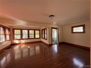 549 Lisbon Ave in Buffalo, NY - Building Photo - Building Photo