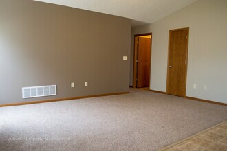 516-518 Brookmont Dr in Manhattan, KS - Building Photo - Building Photo