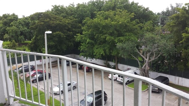 492 NW 165th St in Miami, FL - Building Photo - Building Photo