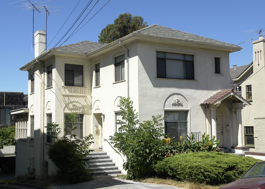 285 Lester Ave in Oakland, CA - Building Photo