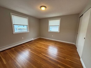 39 Railroad in Beverly, MA - Building Photo - Interior Photo