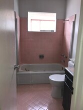 1064 S Wooster St, Unit atinaproperties@gmail.com in Los Angeles, CA - Building Photo - Building Photo