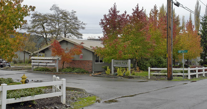 Forest Park Apartments in Sumner, WA - Building Photo - Building Photo