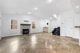 29 W La Quinta Ct in Rogers, AR - Building Photo - Building Photo